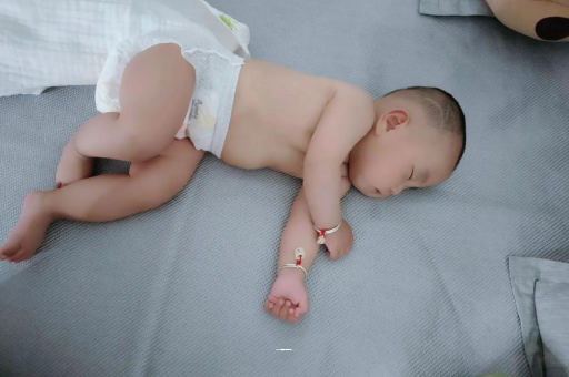 桐乡几个月宝宝会抬头